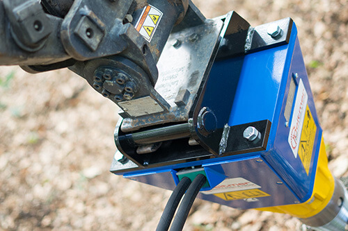 Ein Kegelspalter bei der Arbeit.